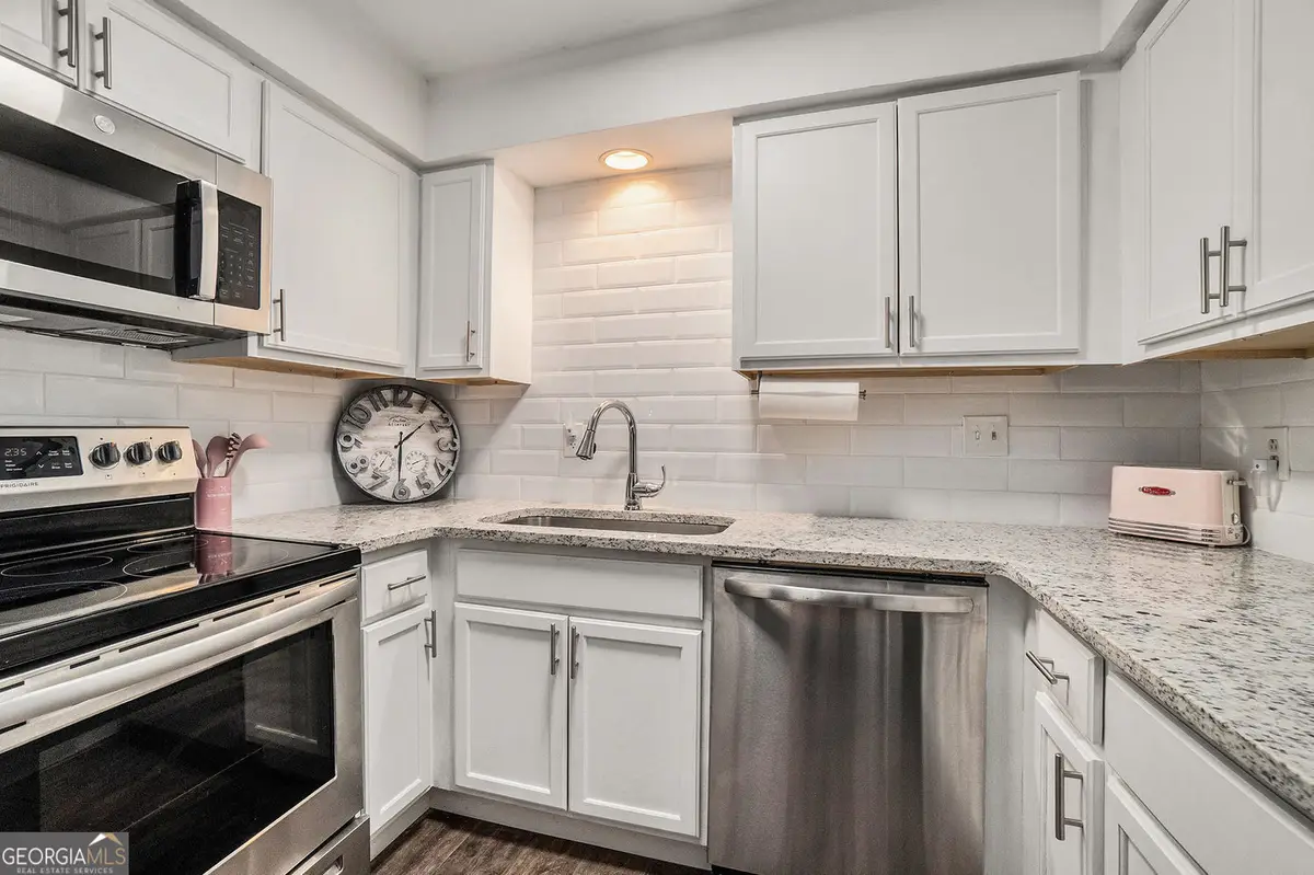 94 Rosaire Place Nw, Atlanta, GA 30327 - Image #1