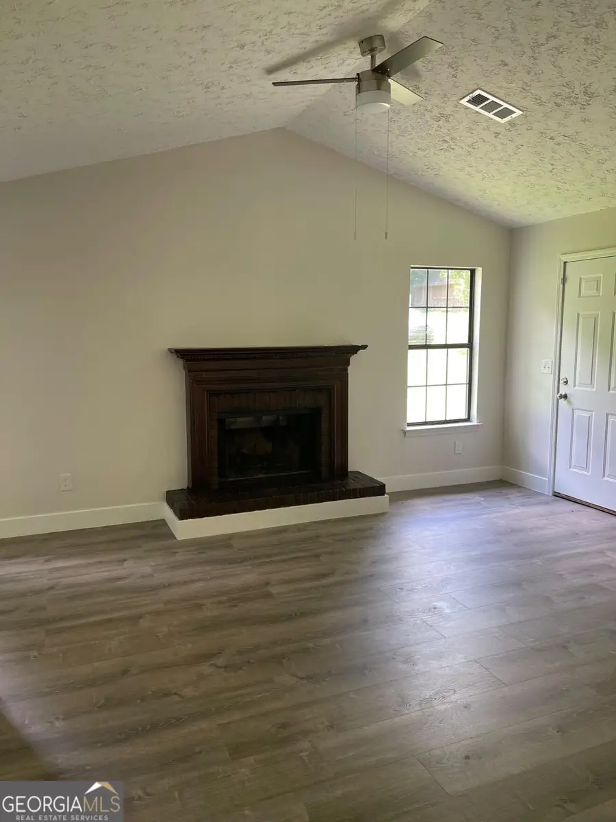 2145 Valley Oaks Drive Se, Smyrna, GA 30080 - Image #3