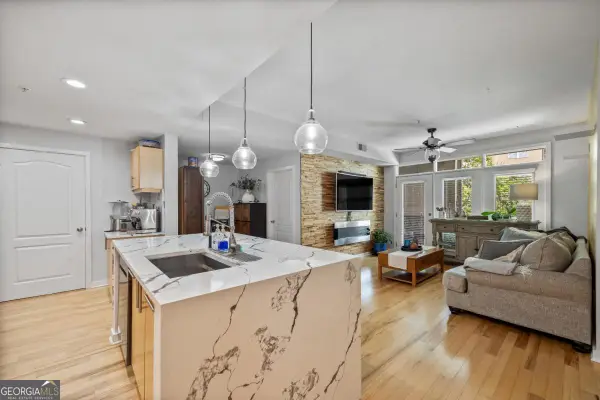 390 17th Street Nw #4018, Atlanta, GA 30363