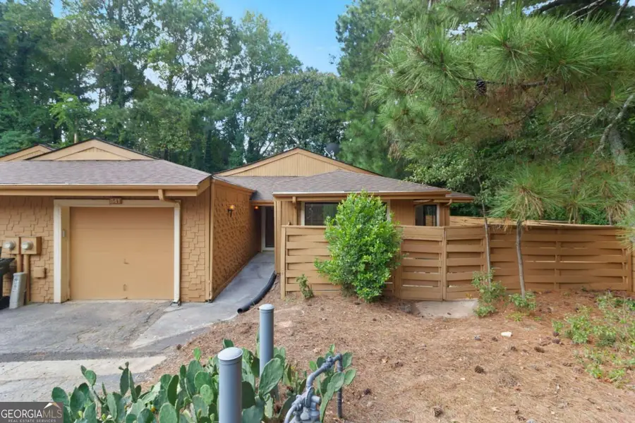 841 Lake Hollow Boulevard Sw, Marietta, GA 30064 - Image #2