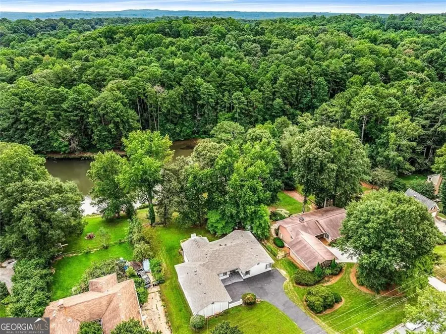 234 Shadow Lake Drive Sw, Lilburn, GA 30047 - Image #3