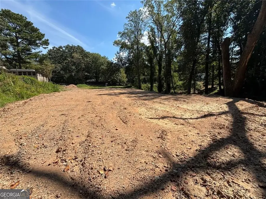 390 Woodlawn Avenue Nw, Atlanta, GA 30318 - Image #2