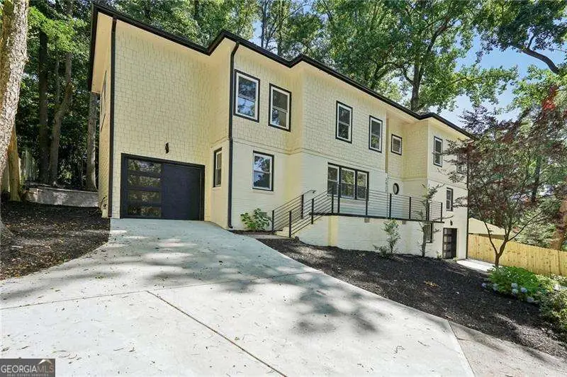2423 Melinda Drive Ne, Atlanta, GA 30345 - Image #3