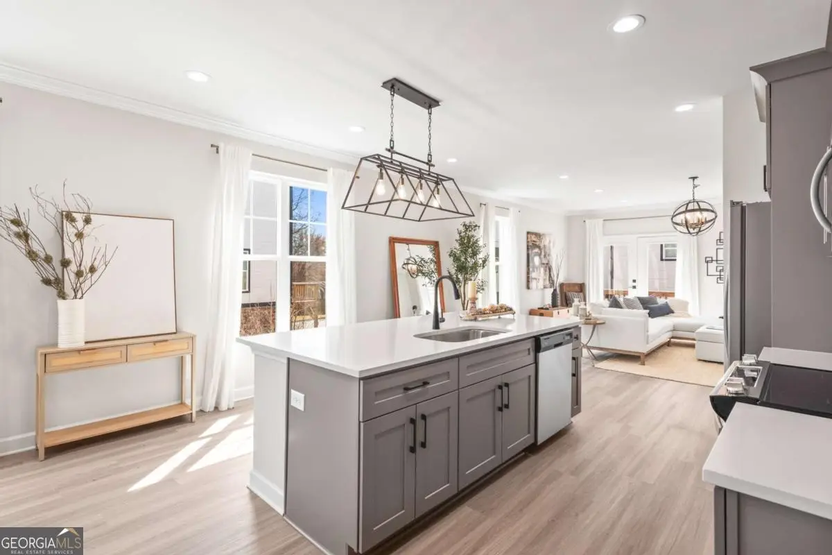 1967 Hollywood Road Nw #18, Atlanta, GA 30318 - Image #1