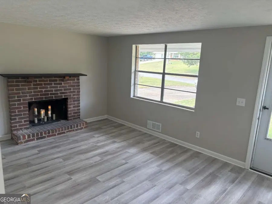 6045 S Bear Drive, Douglasville, GA 30135 - Image #3