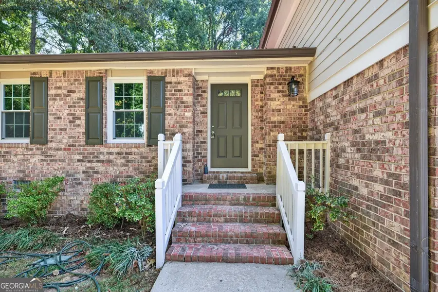 1434 Shelly Circle, Lawrenceville, GA 30043 - Image #3