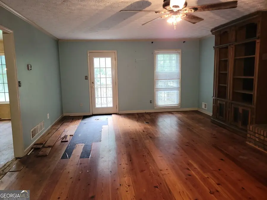 135 Pamela Court, Fayetteville, GA 30214 - Image #3