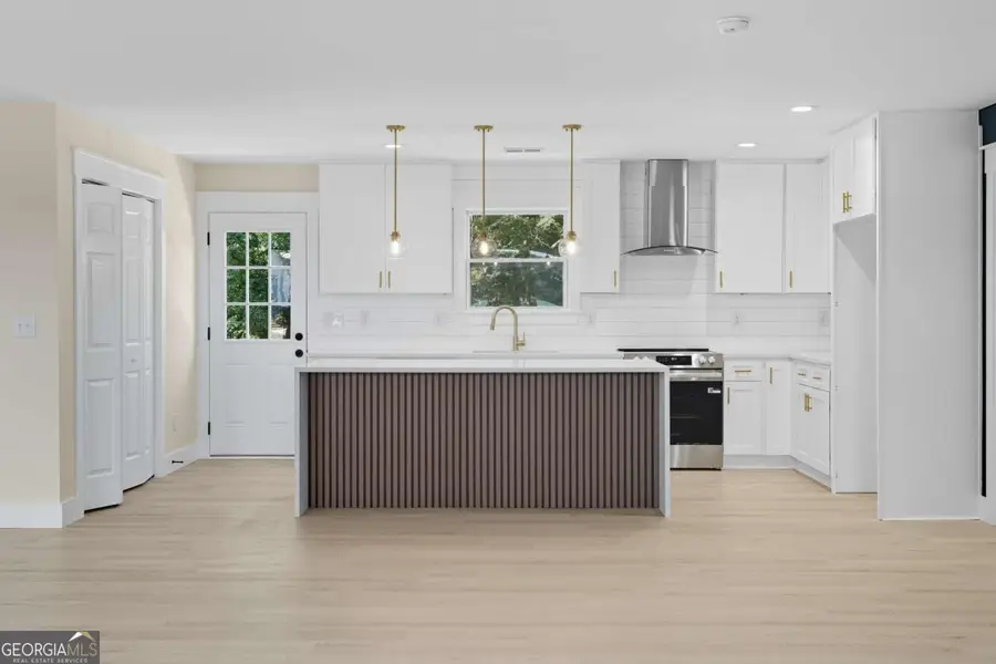 5818 Eastside Drive Sw, Austell, GA 30168 - Image #3