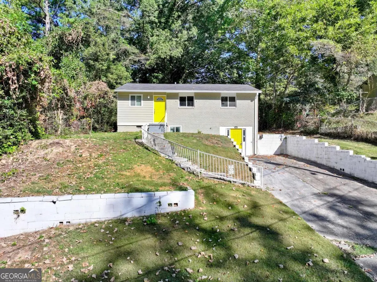 477 Fairlane Circle Nw, Atlanta, GA 30331 - Image #1