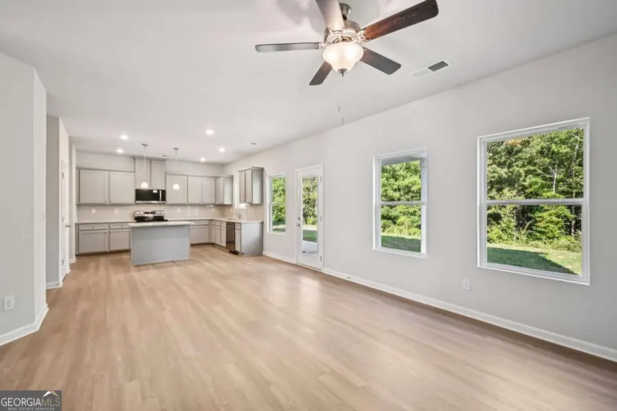 422 Lanier Circle, Woodstock, GA 30189 - Image #2