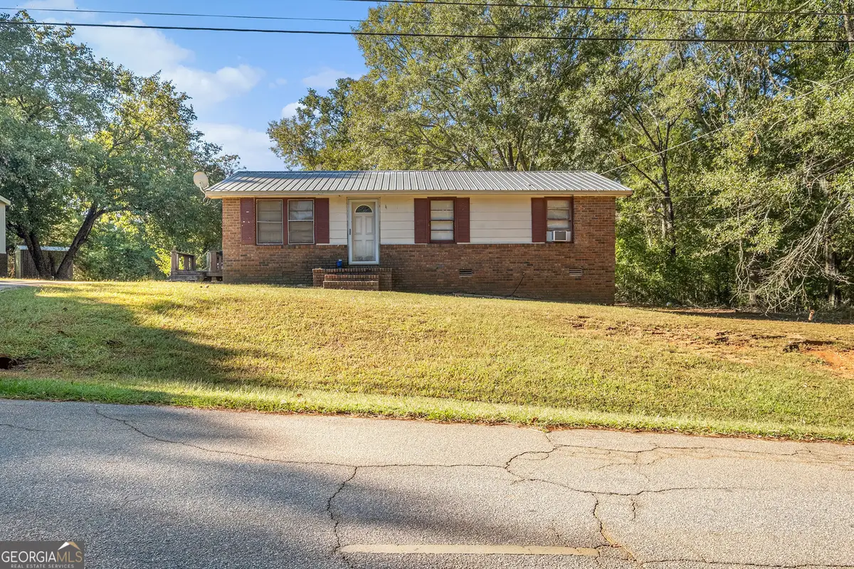858 Clairmont Avenue, Comer, GA 30629 - Image #1