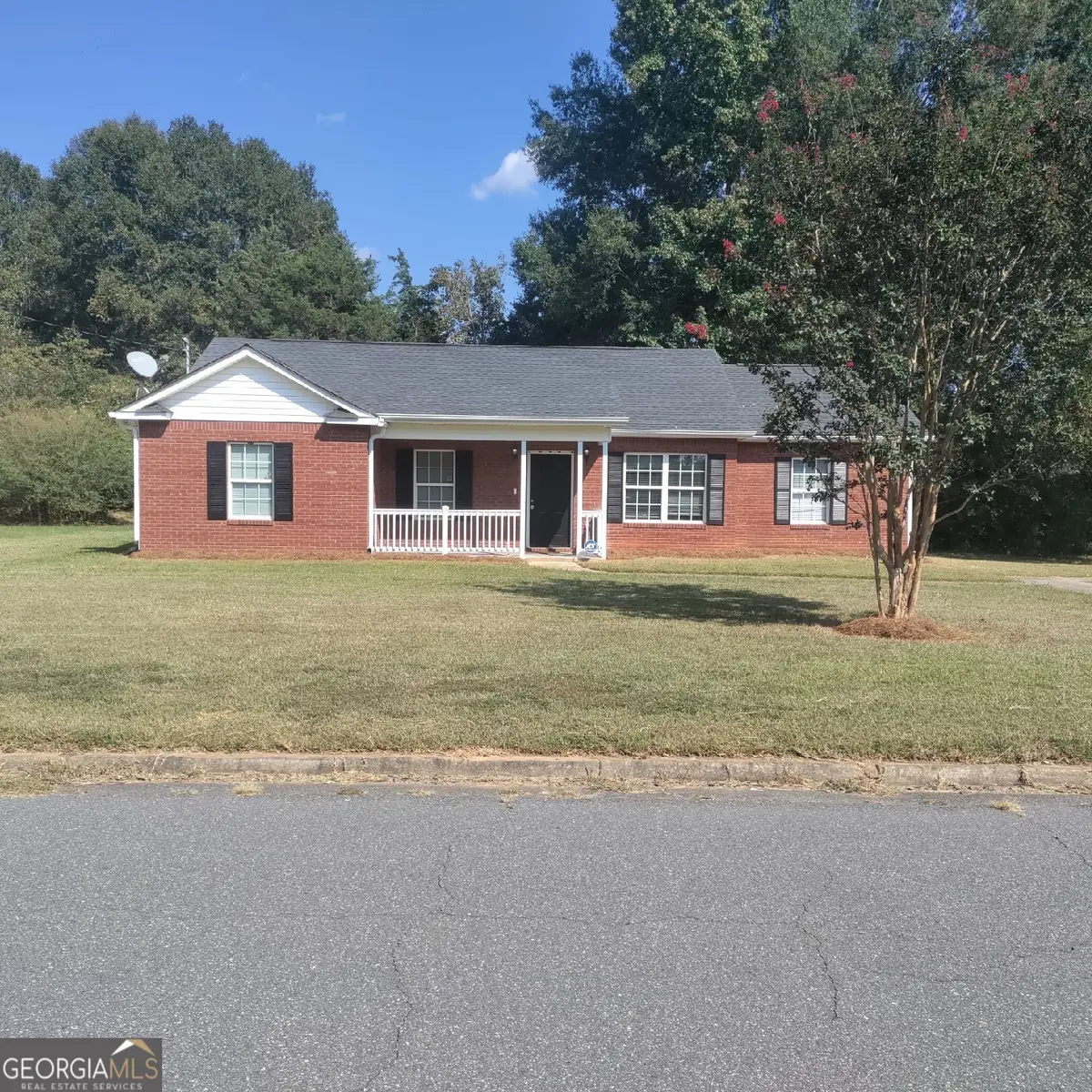 110 Bradley Circle, Barnesville, GA 30204 - Image #1