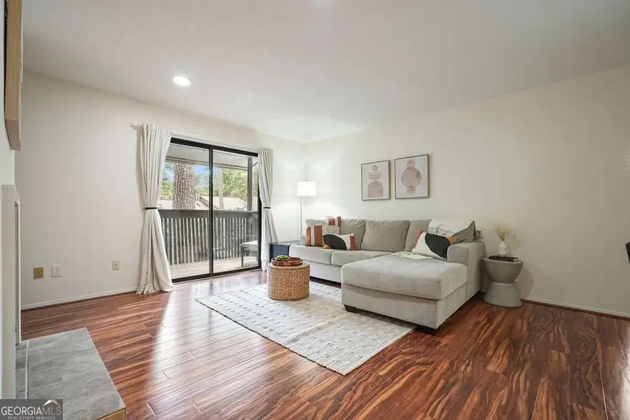 706 Cumberland Court Se, Smyrna, GA 30080 - Image #3