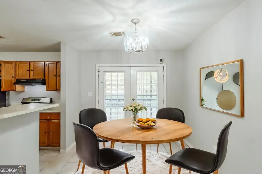 870 Chapman Circle, Stone Mountain, GA 30088 - Image #3