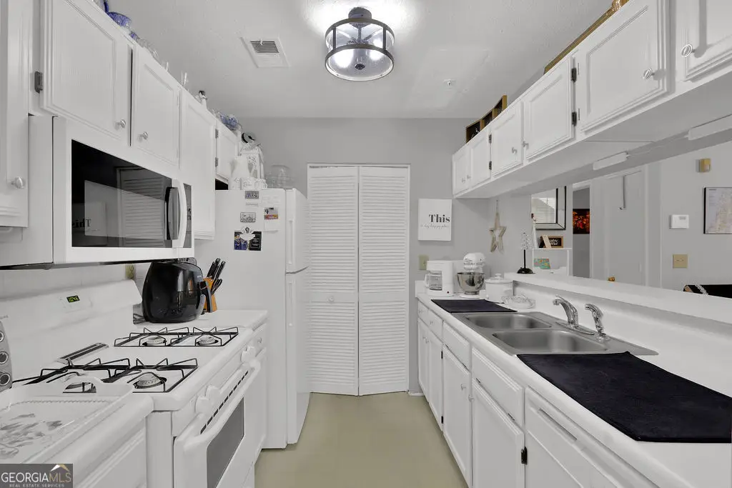 4358 Timberlake, Stone Mountain, GA 30083 - Image #1