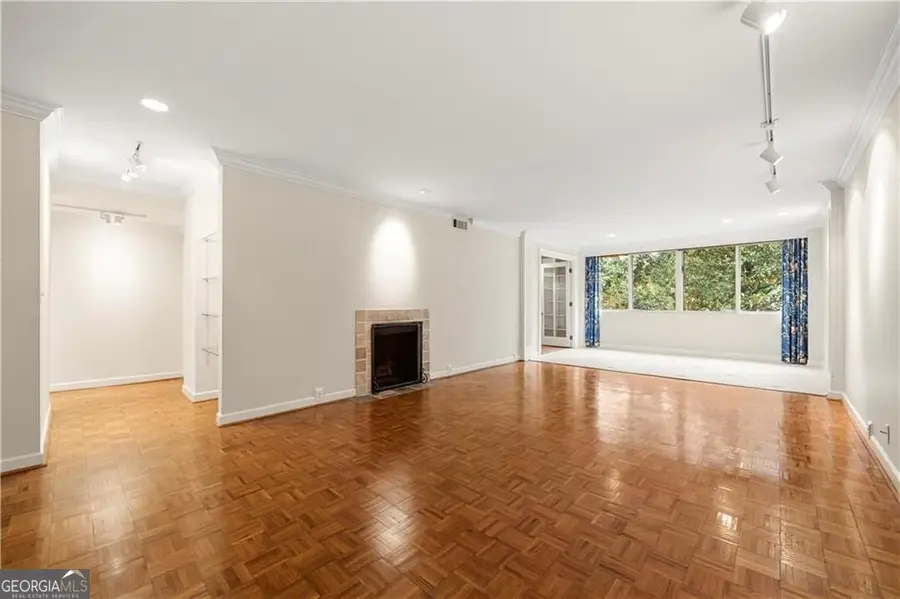 2734 Peachtree Road Nw #C-404, Atlanta, GA 30305 - Image #2