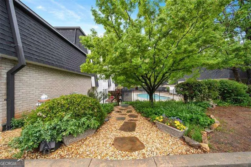 5105 Chemin De Vie, Atlanta, GA 30342 - Image #3