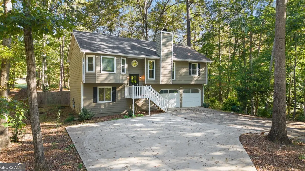 1528 Oakleaf Drive, Auburn, GA 30011 - Image #1