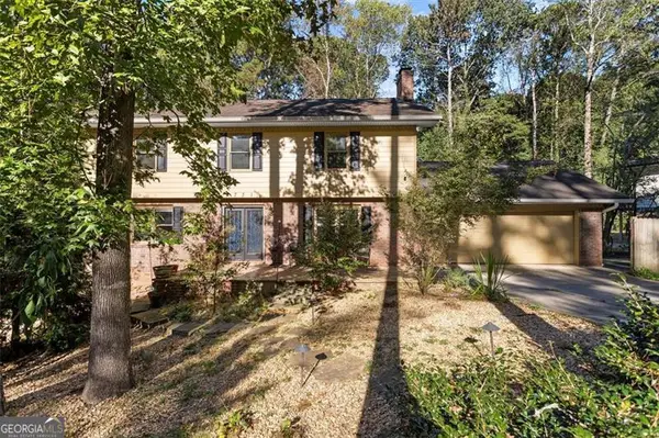 2731 Brackenwood Drive, Snellville, GA 30039