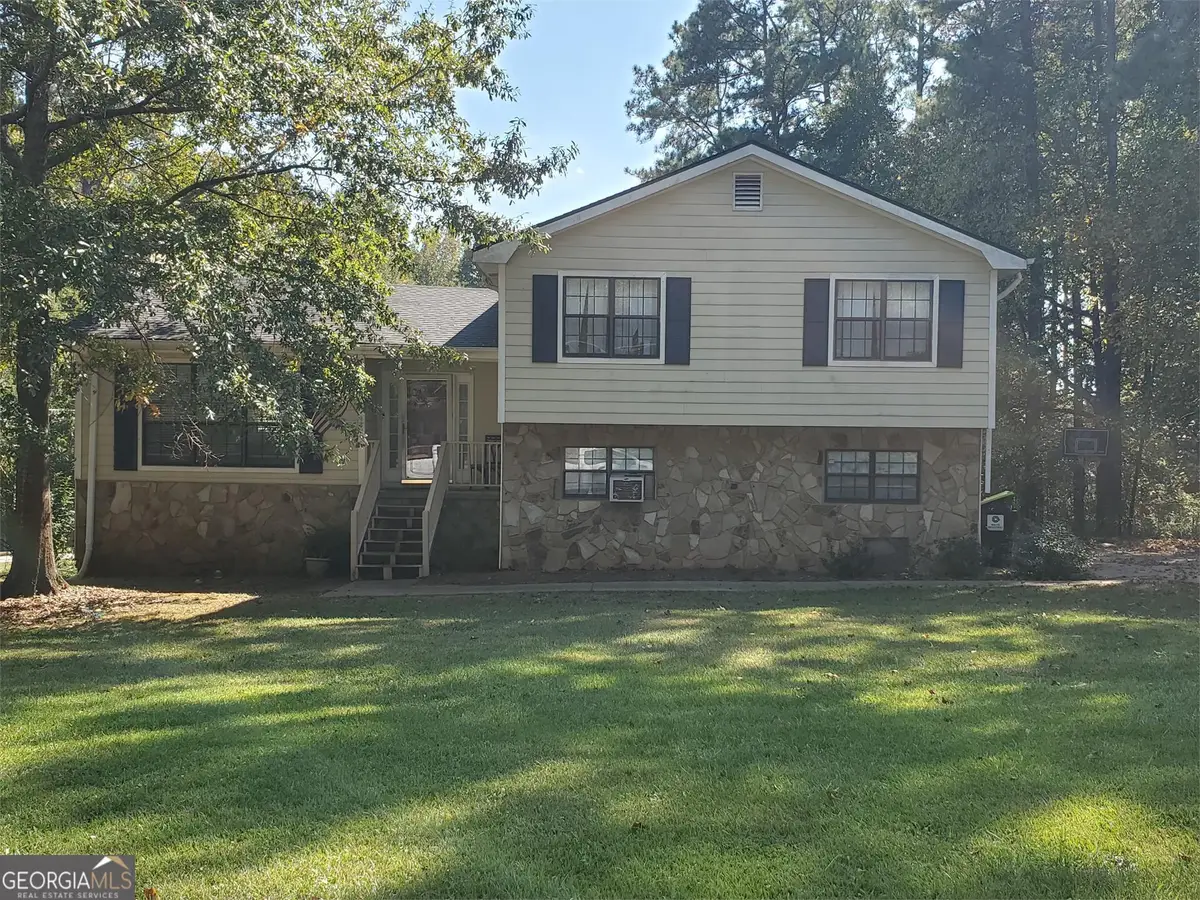 821 Greenwood Trail Se, Conyers, GA 30094 - Image #1