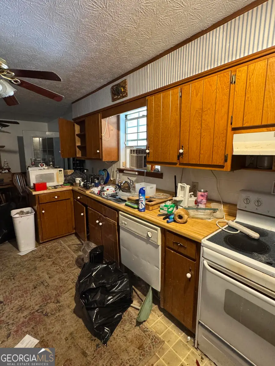 1063 Mitchell Drive, Winder, GA 30680 - Image #3