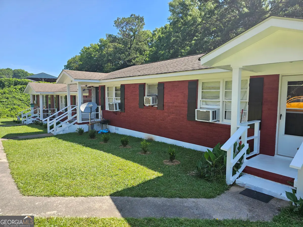 220 Greenbriar Drive, Cedartown, GA 30125 - Image #1