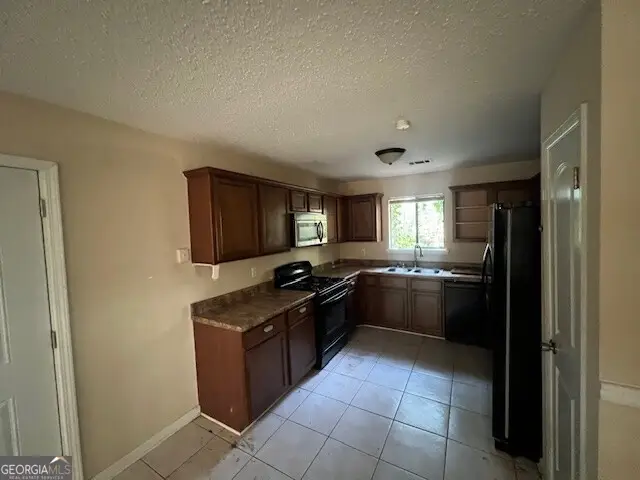 1027 Mainstreet Lake Drive, Stone Mountain, GA 30088 - Image #3