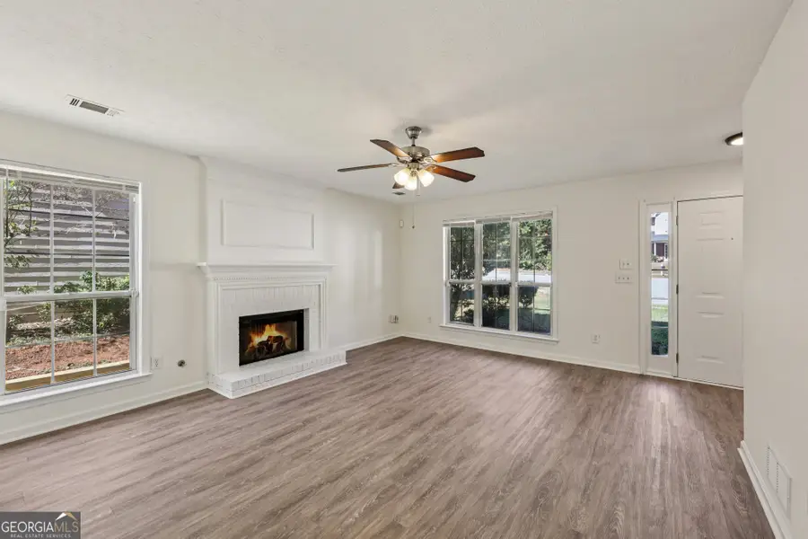 390 Manor Glen Drive, Suwanee, GA 30024 - Image #2