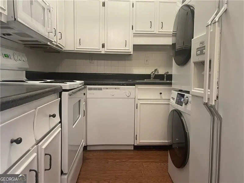 3060 Pharr Court North Nw #123, Atlanta, GA 30305 - Image #2