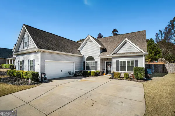 5641 Wooded Valley Way, Flowery Branch, GA 30542
