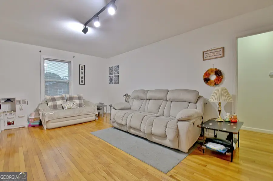 240 Lynnwood Avenue, Tyrone, GA 30290 - Image #3