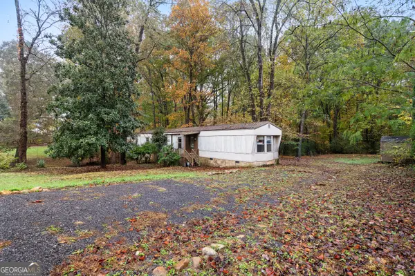 207 Squirrel Avenue, Cohutta, GA 30710