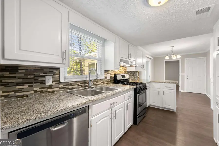 4574 Woodland Circle Ne, Roswell, GA 30075 - Image #3