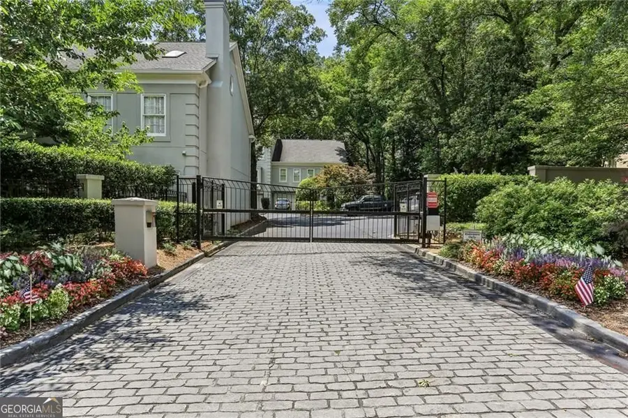 2466 Brookhaven Place Ne, Brookhaven, GA 30319 - Image #2