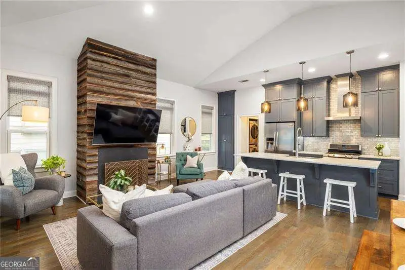 1721 Marietta Road Nw, Atlanta, GA 30318 - Image #2