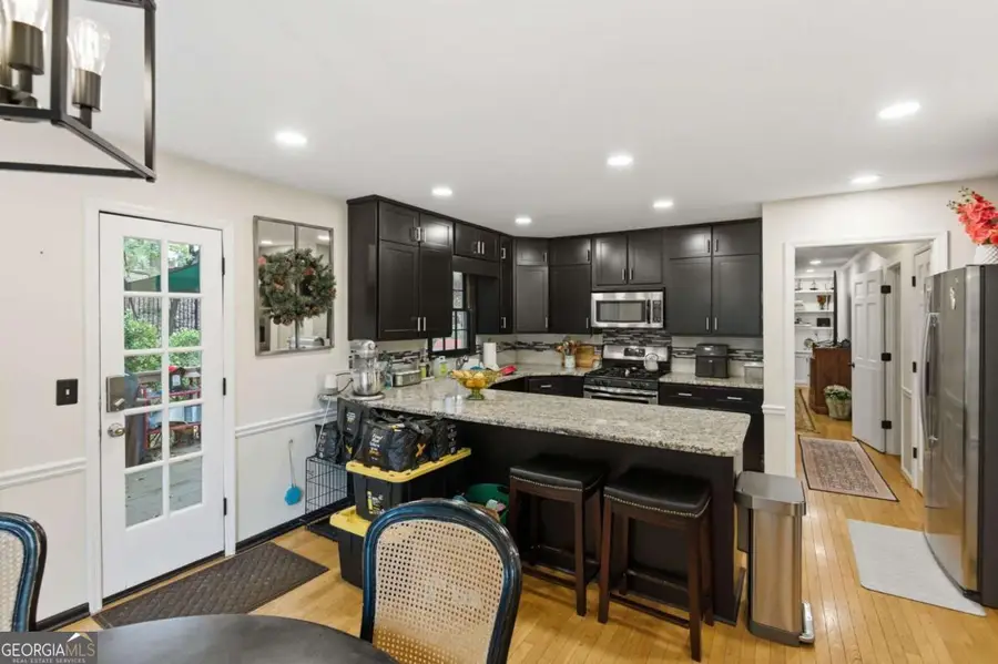 9156 Branch Valley Way, Roswell, GA 30076 - Image #3