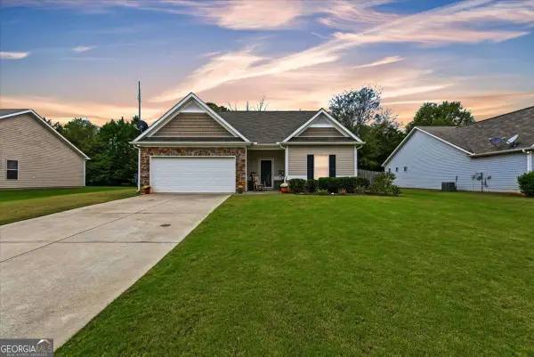 135 Oak Hollow Way, Aragon, GA 30104