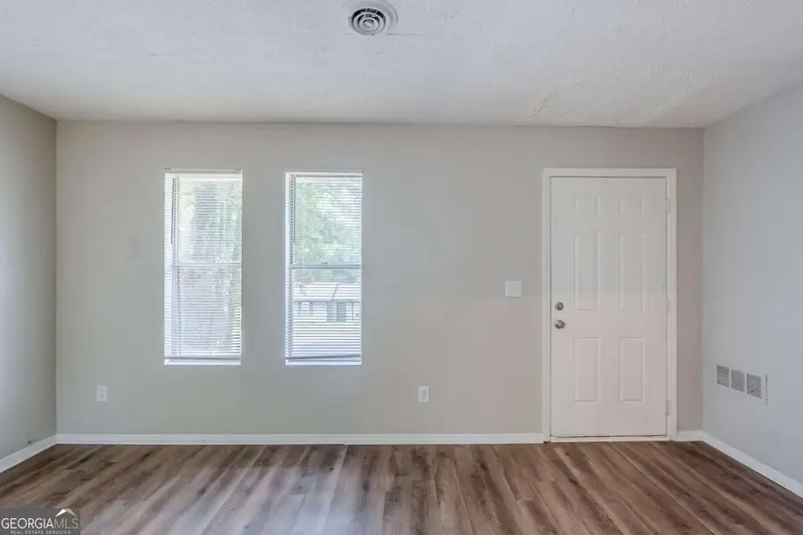 2347 Fairway Circle Sw, Atlanta, GA 30331 - Image #3