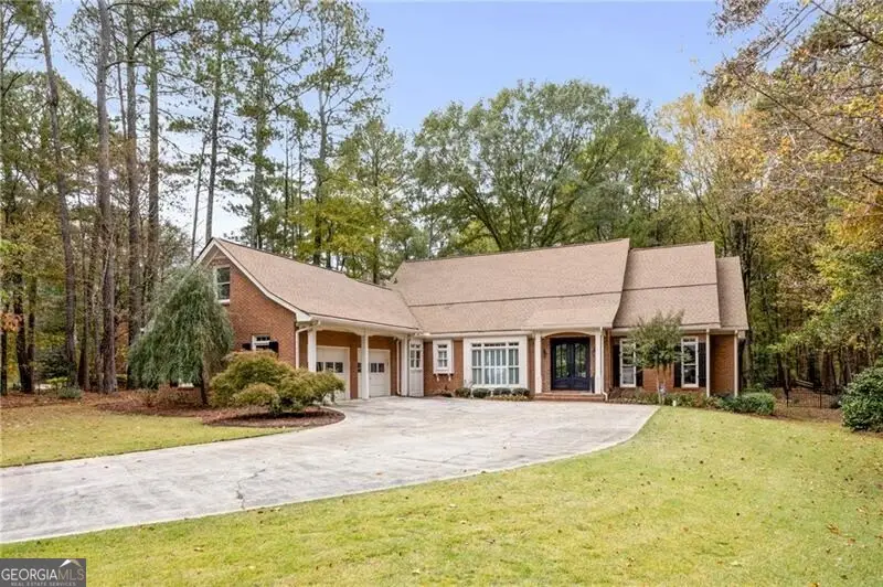 8900 River Trace Drive, Johns Creek, GA 30097 - Image #3