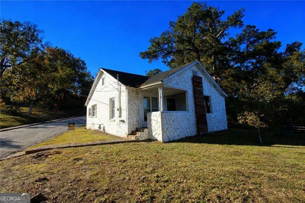 602 W Lake Avenue Nw, Atlanta, GA 30318 - Image #1