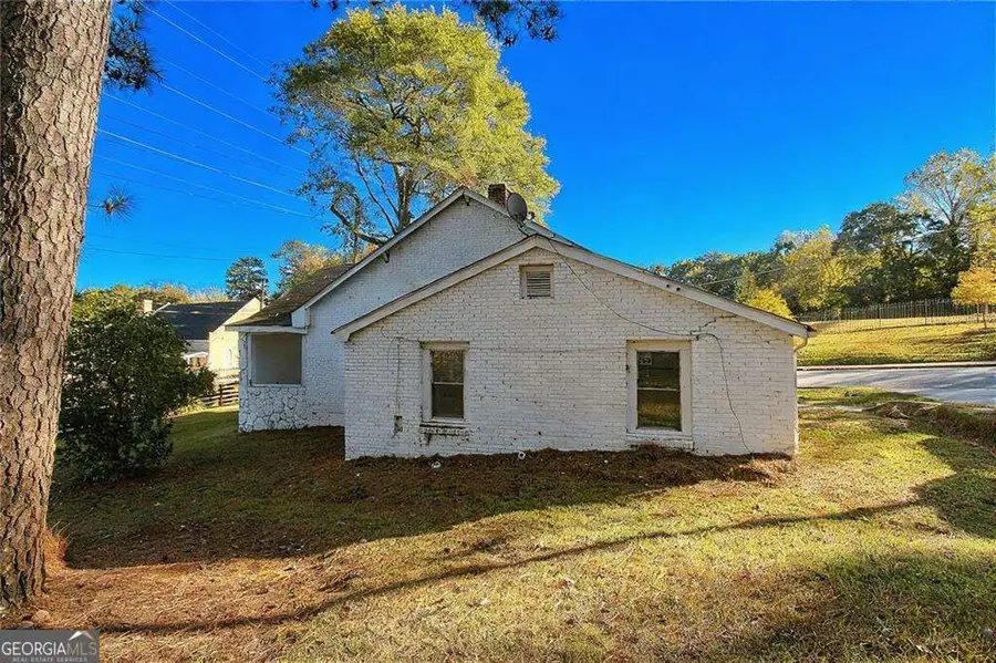 602 W Lake Avenue Nw, Atlanta, GA 30318 - Image #2