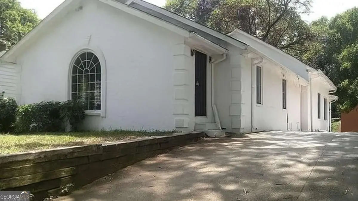 2332 Saint James Drive Nw, Atlanta, GA 30318 - Image #1