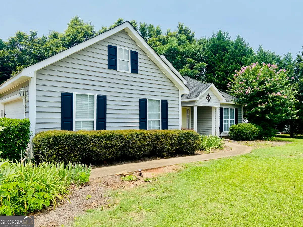 124 Lake Lillian Drive, Perry, GA 31069 - Image #1