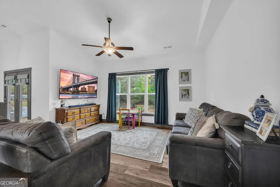 153 N Point Circle, Hartwell, GA 30643 - Image #3