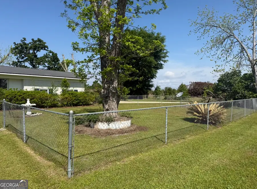 27 Park Lane, Hazlehurst, GA 31539 - Image #2