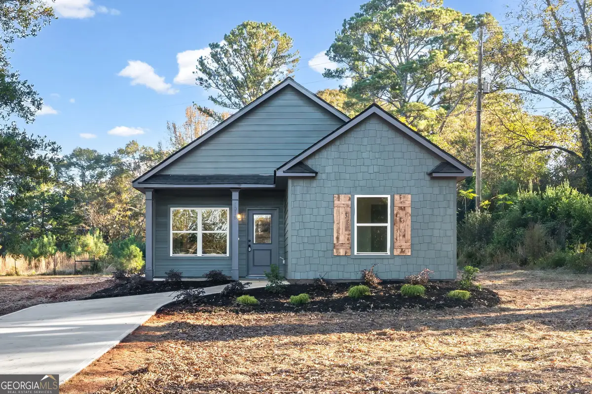 1018 E Mcintosh Road, Griffin, GA 30223 - Image #1