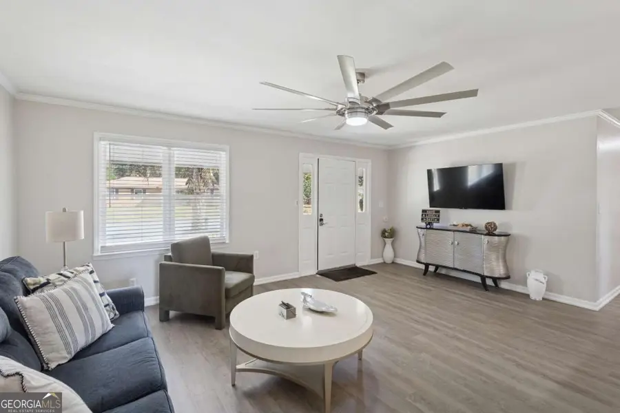 11 Ossabaw Road, Savannah, GA 31410 - Image #3