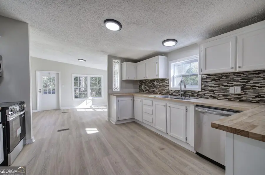 137 Wendy Hill Road Se, Calhoun, GA 30701 - Image #2