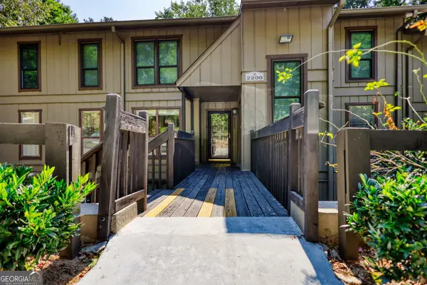 2205 Cumberland Court Se, Smyrna, GA 30080