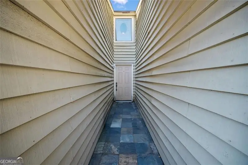 1609 Burnstone Drive, Stone Mountain, GA 30088 - Image #3